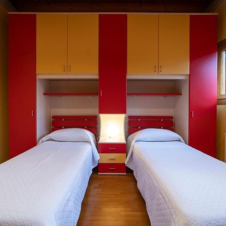 Casa Degli Ulivi Villa Sale Marasino Bagian luar foto