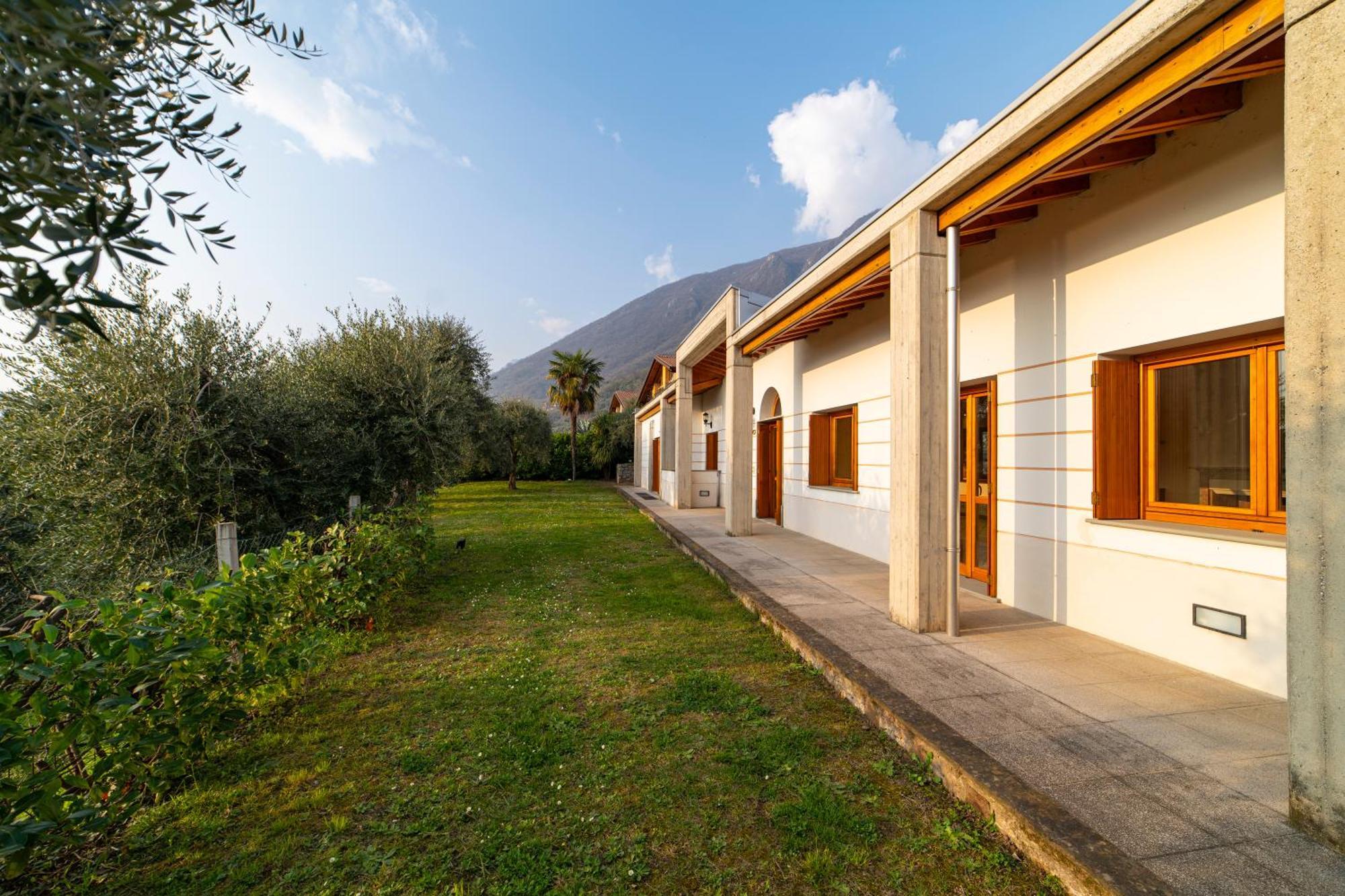 Casa Degli Ulivi Villa Sale Marasino Bagian luar foto